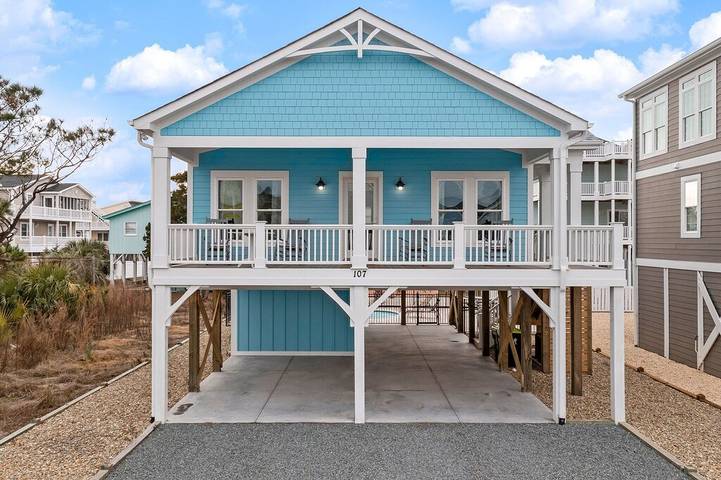 Vacation house for 9 people, with yard and balcony in Holden Beach