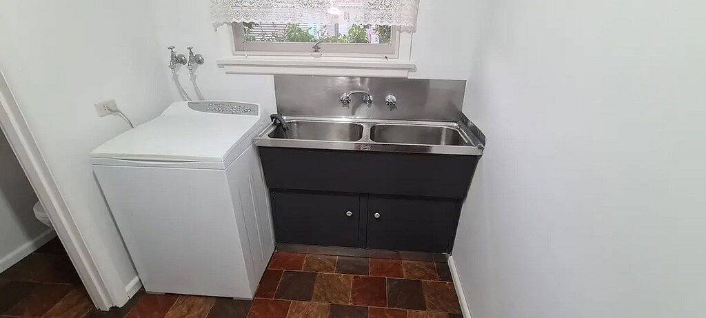 Spacious 3 Bedroom home near Sporting Facilities, Lake, Shops & Grammar in Ballarat