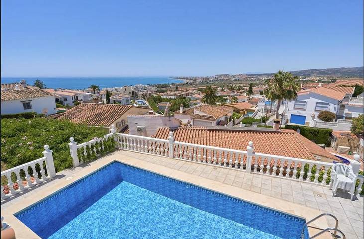 Casa rural para 6 personas, con vistas y jardín además de balcón y piscina La Caleta de Vélez - 2