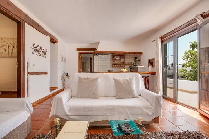 Ganze Wohnung, Gemütliche Ferienwohnung "3" mit Terrasse, Gemeinschaftspool und WLAN in La Asomada, Tías