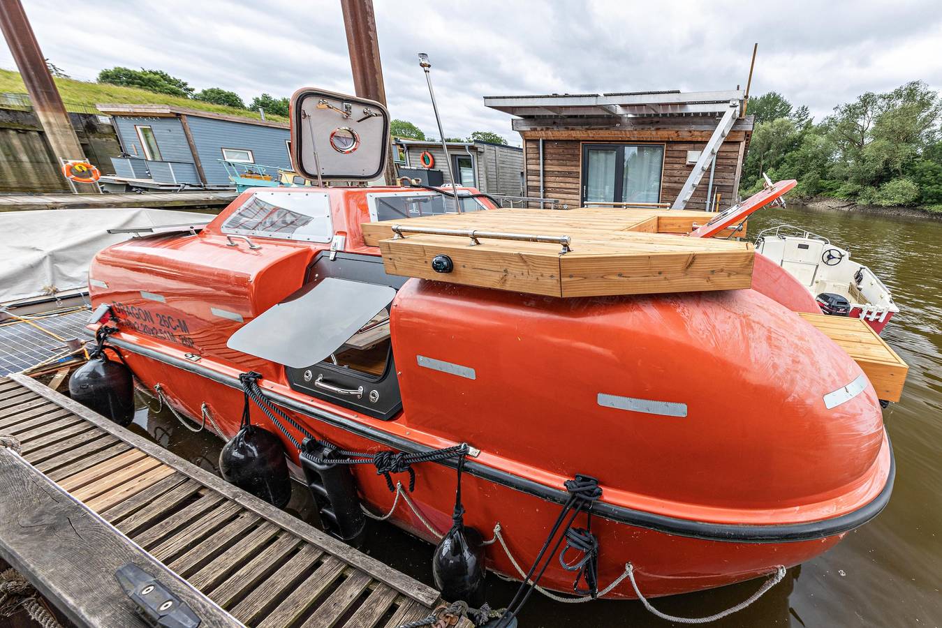 Bateau 'Ausgebautes Freifallrettungsboot' avec Wi-Fi in Harburg (Hambourg), Hambourg