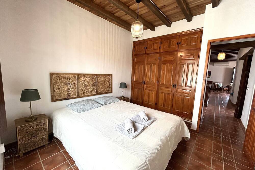 Casa del Burro Perezoso -stilvoll, rustikal, Pool, Palmen, atemberaubender Blick in Benamargosa, Málaga Provinz
