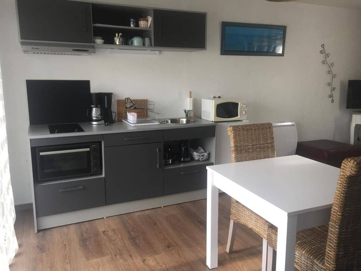 Studio Apartment in Quettehou, Région de Cherbourg