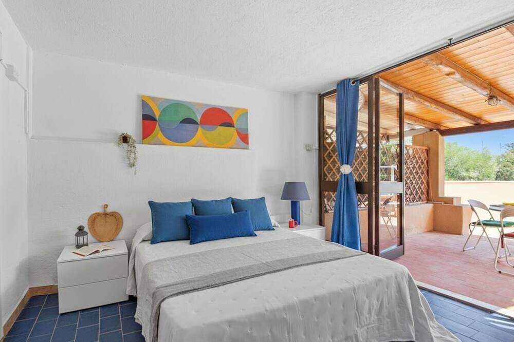 Apartamento entero, Bonito apartamento para 2 personas con piscina, A/C, Tv y patio in Arzachena, Costa Smeralda