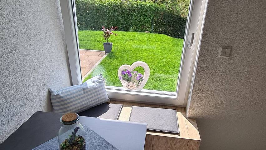Location de vacances pour 3 personnes, avec jardin ainsi que terrasse et vue à Bous