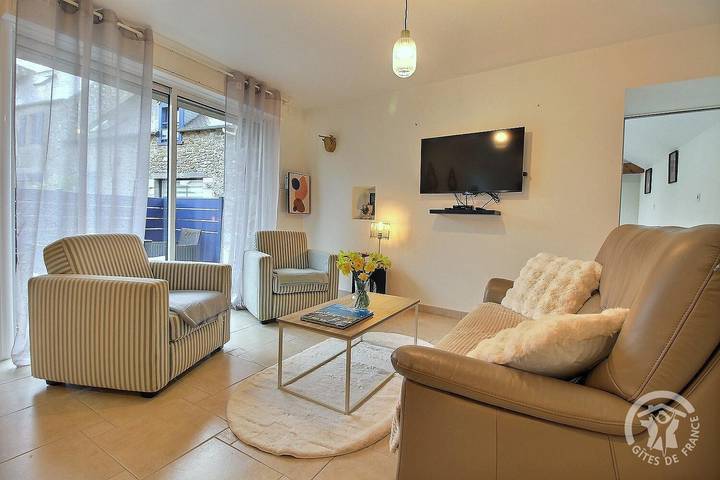 Gîte pour 4 personnes, avec terrasse et jardin à Jugon-les-Lacs - 2