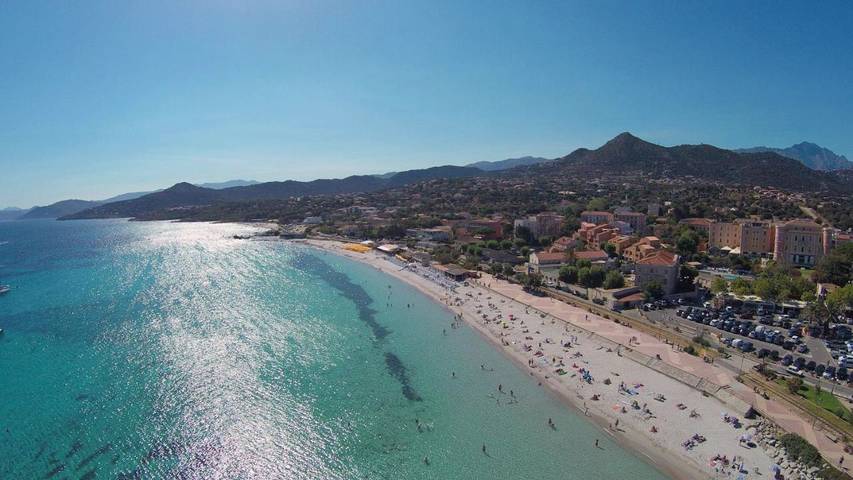 Location de vacances pour 3 personnes, avec jardin à L'Île-Rousse - 2