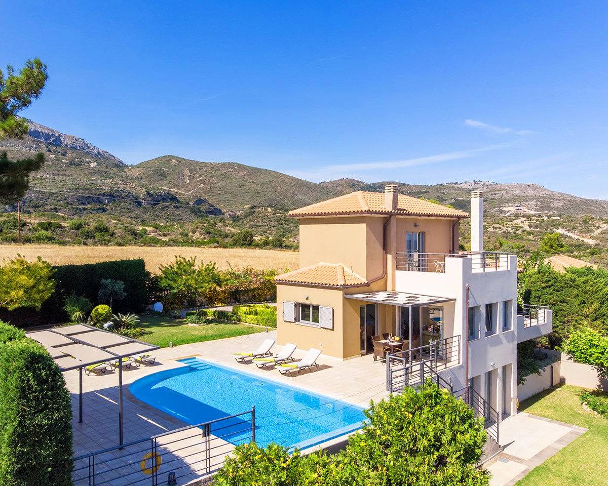 Villa Ilias with Private Pool in Skala, Céphalonie