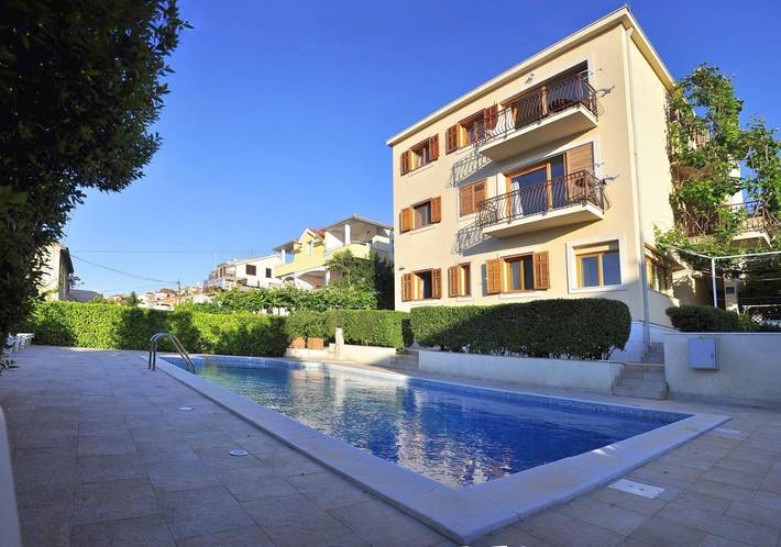 Maison d’hôte pour 3 personnes, avec jardin ainsi que piscine et jacuzzi à Trogir - 3