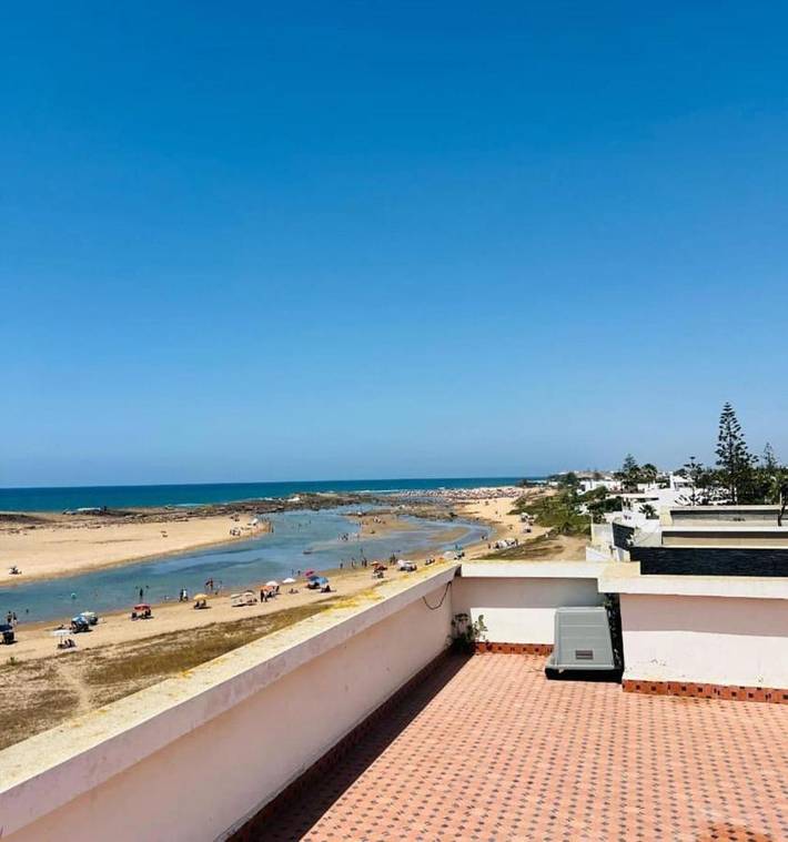 Villa pour 8 personnes, avec piscine ainsi que jacuzzi et jardin