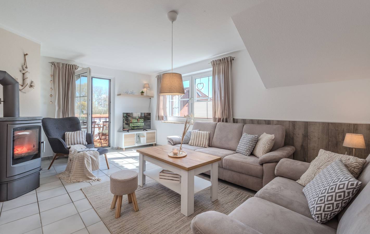 Ganze Wohnung, Wenkendeck großzügig mit Kamin in Westfehmarn, Fehmarn