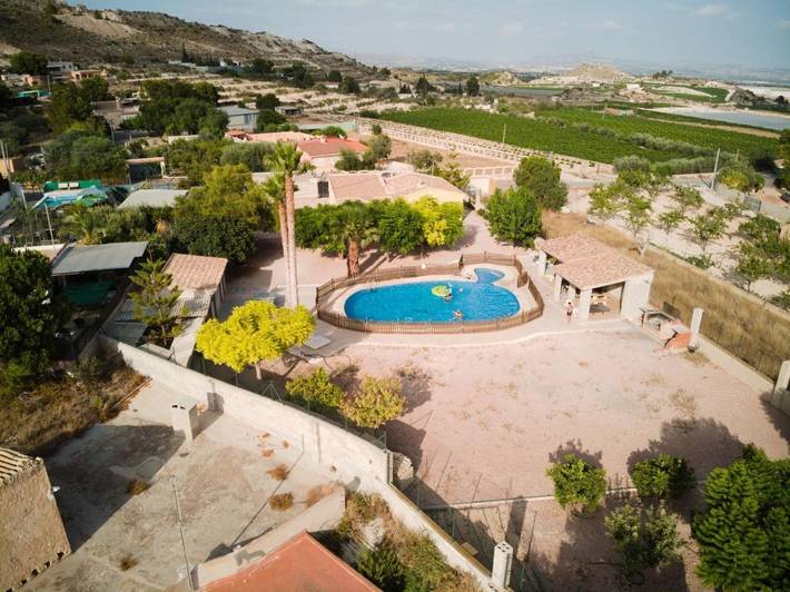 Casa rural para 12 personas, con Terraza y Jardín además de Piscina para niños y Piscina en Elda - 3