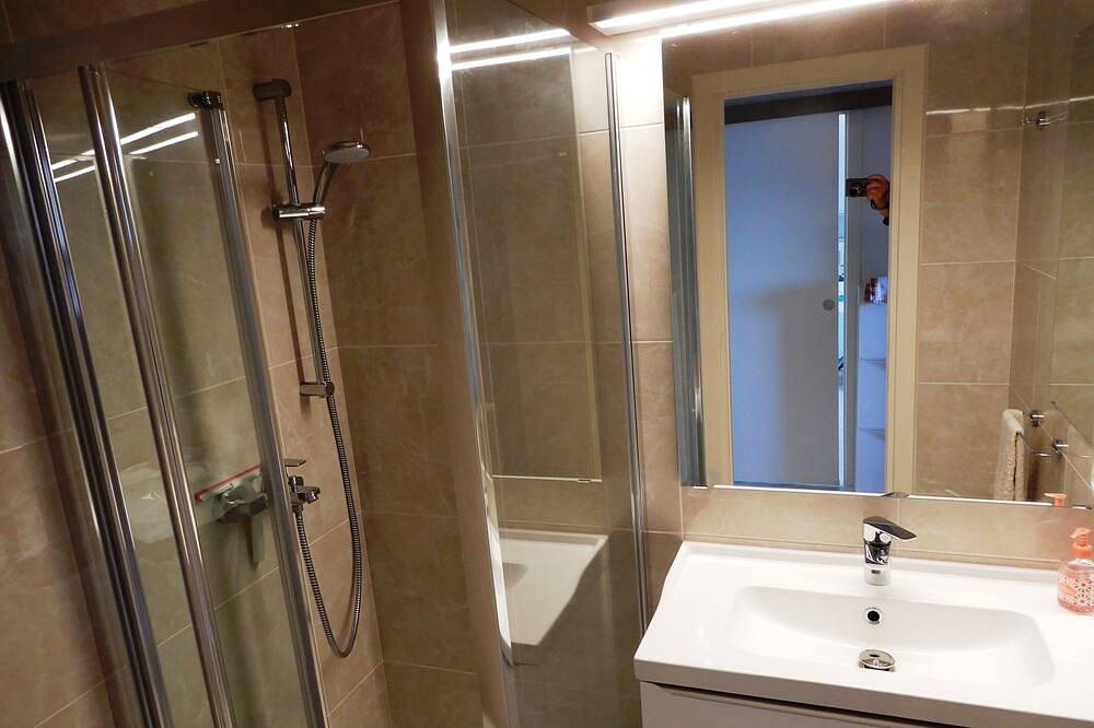 Ganze Wohnung, The enchantment of the sea, all day long in Le Trayas, Saint-Raphaël