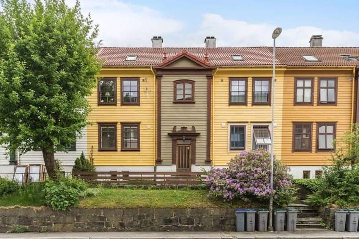 Ferienwohnung für 6 Personen, mit Terrasse und Garten in Bergen