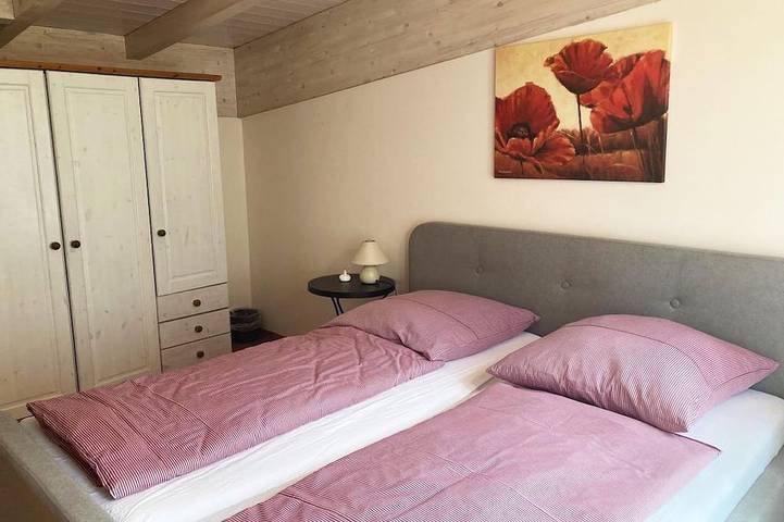 Ferienwohnung für 3 Personen, mit Balkon und Garten in Kandel