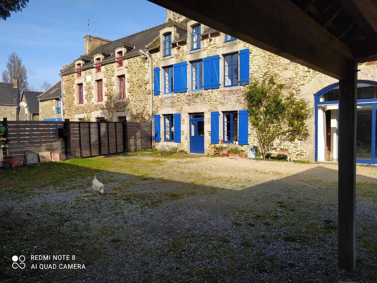 Double Room with Private Bathroom in Pleslin-Trigavou, Région de Dinan