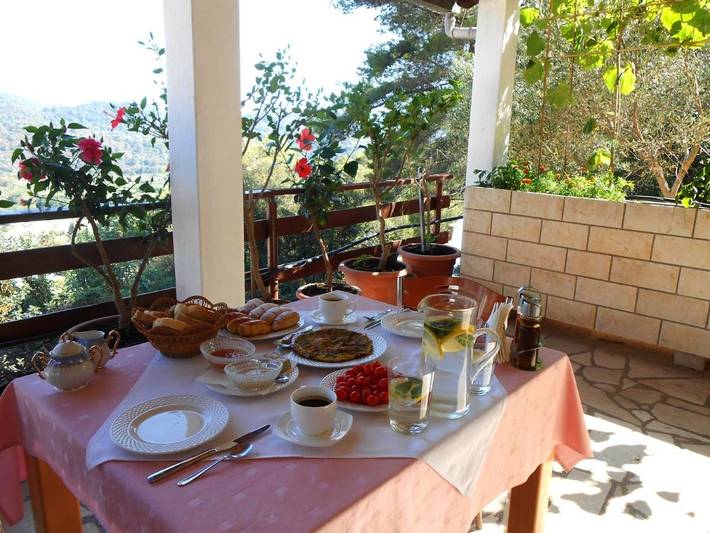 Chambre d’hôte pour 2 personnes, avec terrasse dans Lastovo