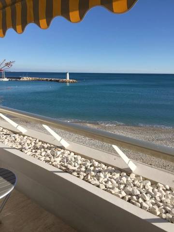Gîte pour 5 personnes, avec balcon et vue dans Plage de la Pierre au Tambour