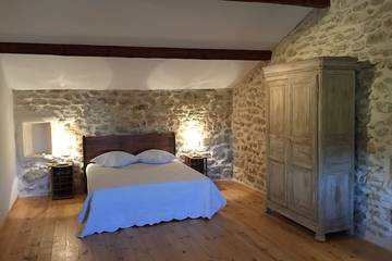 Maison d’hôte pour 4 personnes, avec jardin et piscine à Vacqueyras
