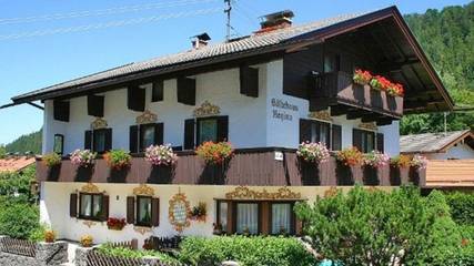 Ferienwohnung für 2 Personen, mit Garten und Balkon sowie Ausblick in Bayrischzell