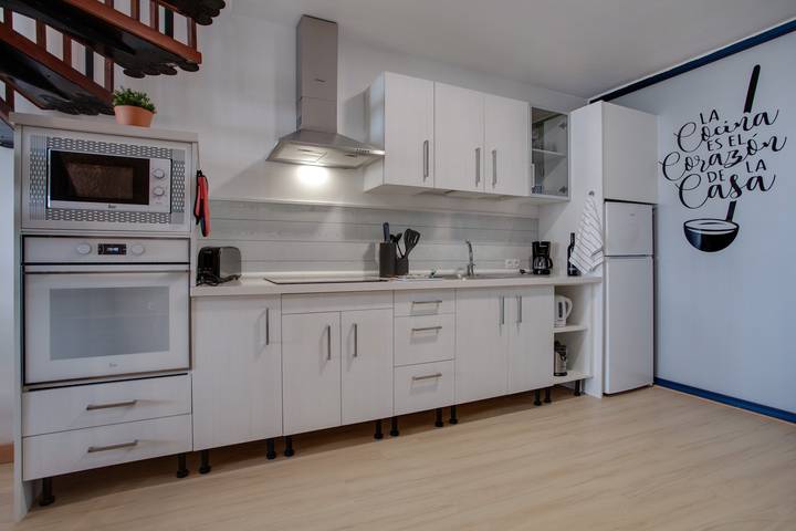 Entire apartment, Luxurious Holiday Apartment “Apartamento El Bañadero” with Sea View, Terrace & Balcony  in El Cotillo, La Oliva