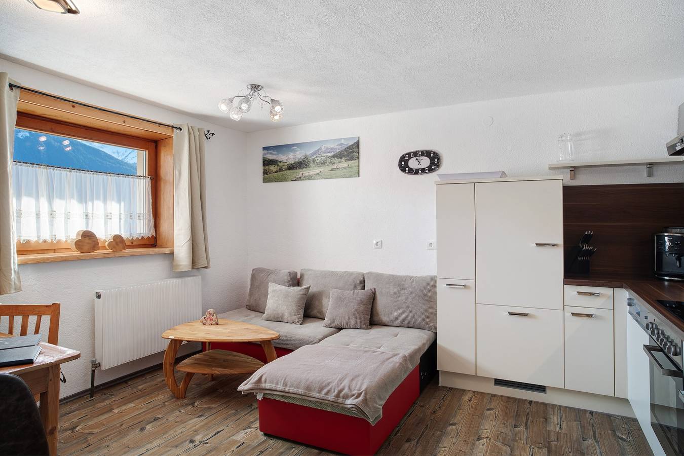 Ganze Wohnung, Ferienwohnung 'Buchauer' mit Bergblick, Gemeinschaftsgarten und Wi-Fi in Tuxer Alpen, Hippach