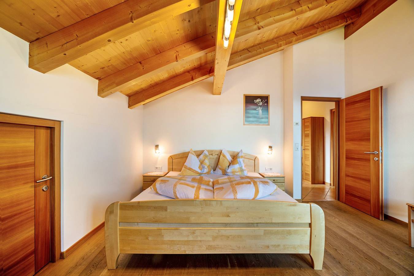 Ganze Wohnung, Ferienwohnung 'Schnatzhof Adlerhorst' mit Bergblick, privater Terrasse und Wlan in Naturns, Texelgruppe