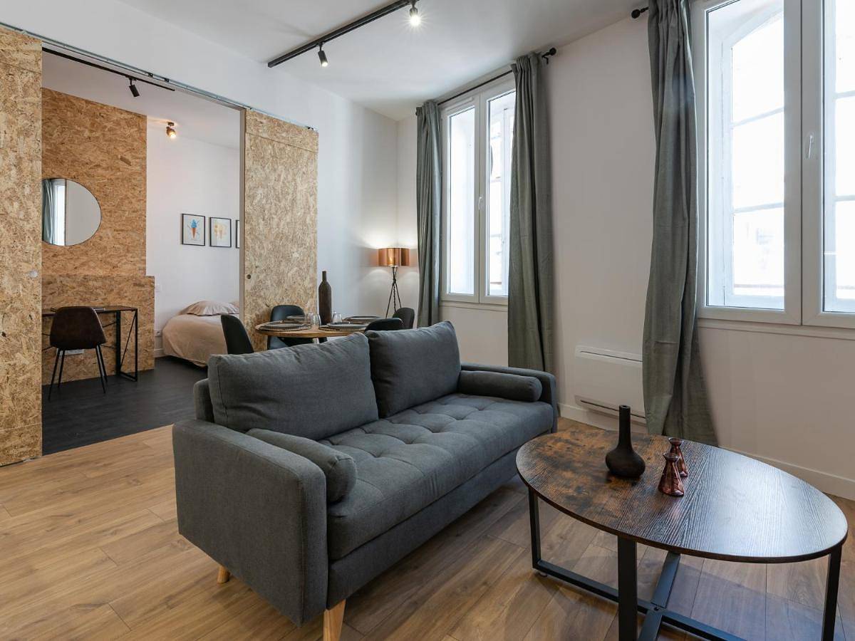 Appartement entier, One-Bedroom Apartment in Roanne, Région de Roanne
