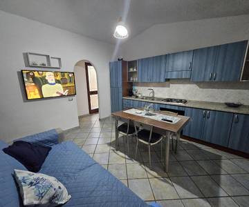 Gîte pour 4 personnes, avec vue et balcon à Tanaunella