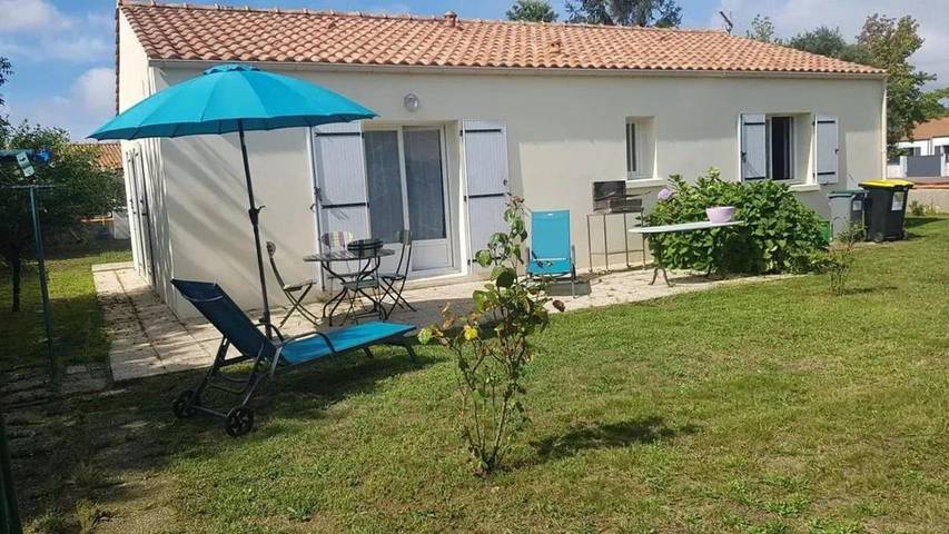 Location de vacances pour 4 personnes, avec jardin, animaux acceptés à Saint-Hilaire-de-Chaléons