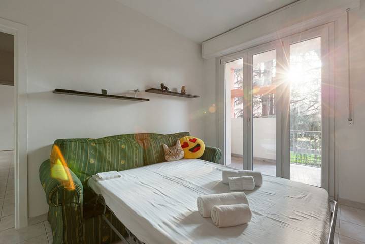 Appartamento intero, GuestHost - Corvetto M3 - Luminoso Apt. con balcone! in Milano, Provincia di Milano