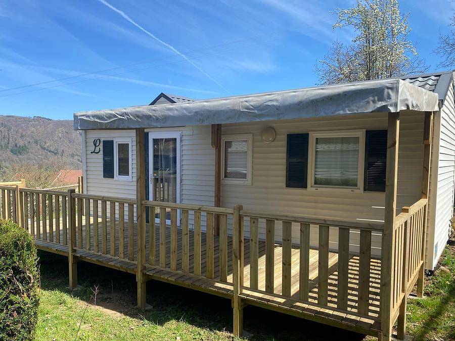 Camping Pommeraie - Mobilhome 4 personnes - Elstar in Vic-sur-Cère, Région d'Aurillac