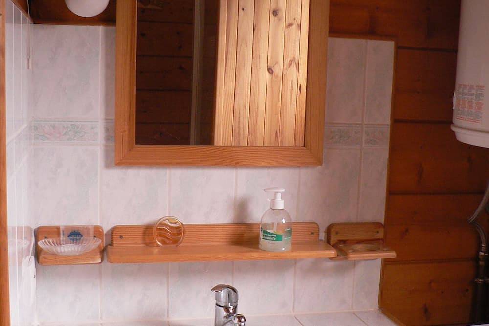 Chalet 70 m2 - 6 Pers - in der Nähe von Mont Dore / Super Besse - 1000 m2 eingezäuntes Grundstück in Tauves, Regionaler Naturpark Volcans d'Auvergne