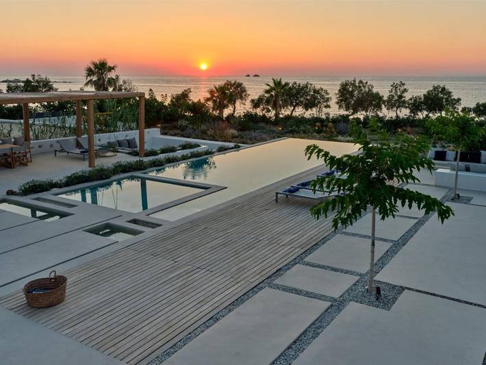 Hôtel pour 3 personnes, avec bassin pour enfant et jardin ainsi que vue et piscine