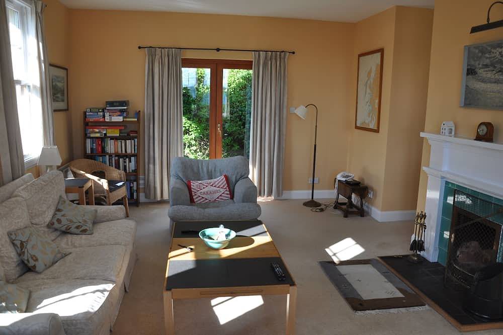 Lochside Cottage With Sea Views in Argyll & Bute
