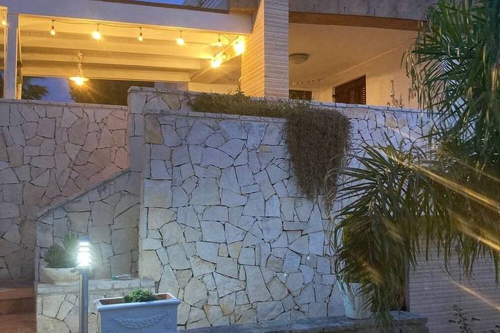 Villa für 6 Personen, mit Whirlpool und Terrasse sowie Garten - 1