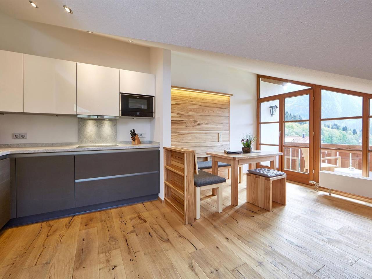 Ganze Ferienwohnung, Appartements Christiane Knöpfle - Ferienwohnung Bergwelt (2 Schlafz.) in Oberammergau, Bayerische Alpen