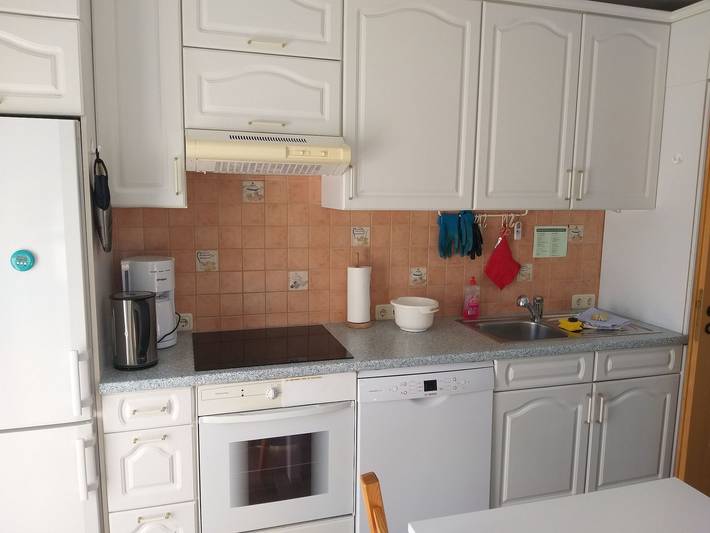 Ferienhaus für 6 Personen, mit Sauna und Garten sowie Seeblick und Balkon, kinderfreundlich in Fuhlendorf - 4