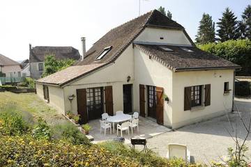 Gîte pour 6 personnes, avec jardin à Bligny