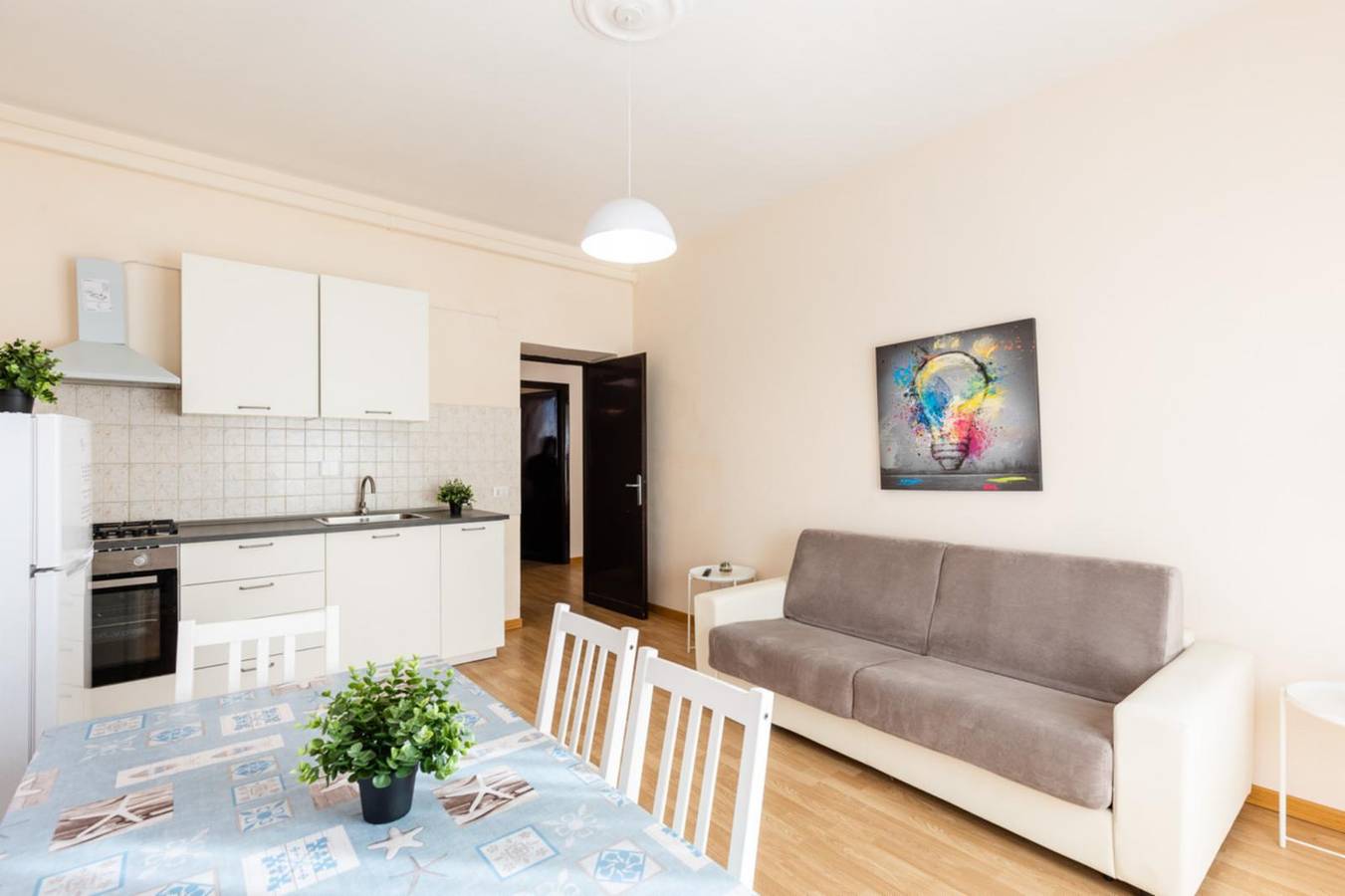 Geheel appartement, Vakantieappartement voor 5 personen met balkon/terras in Rome, Provincie Rome