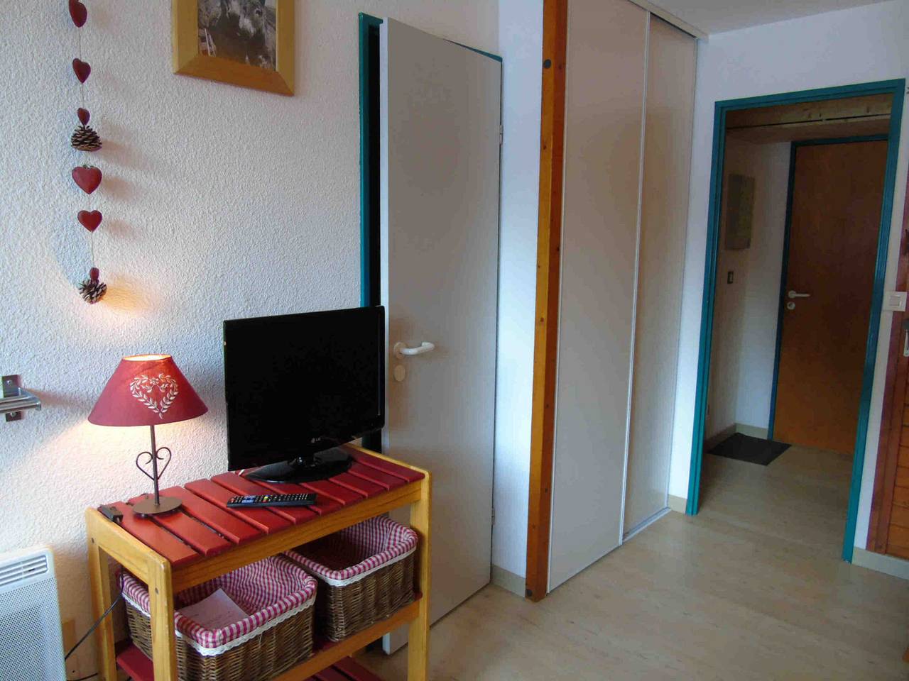 Entire studio, Cozy studio in Valfréjus near cable car, balcony, 4 people in Valfréjus, Modane