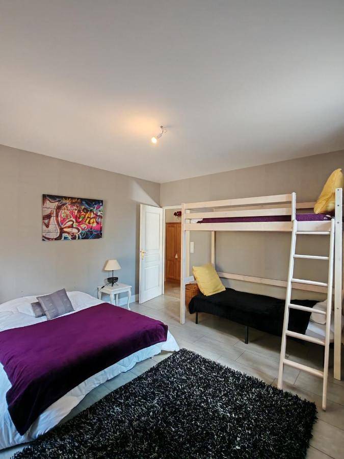 Location de vacances pour 13 personnes, avec jardin et vue à Laussonne - 2