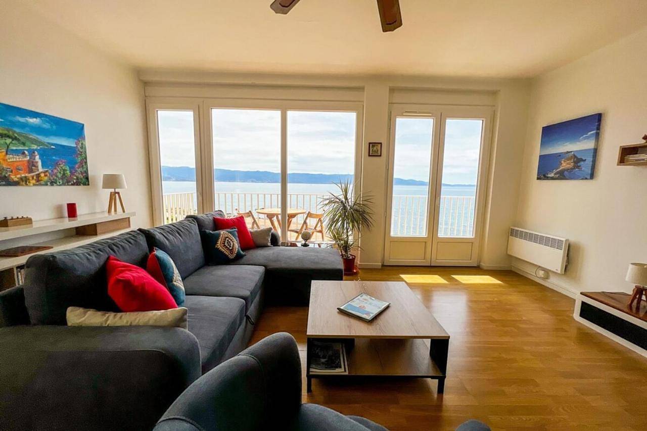 Appartement entier, Two-Bedroom Apartment in Ajaccio, Golfe D'Ajaccio