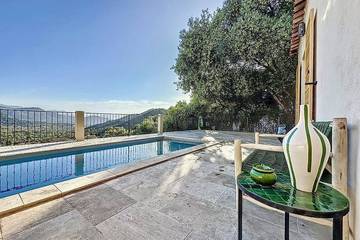 Location de vacances pour 10 personnes à Montegrosso