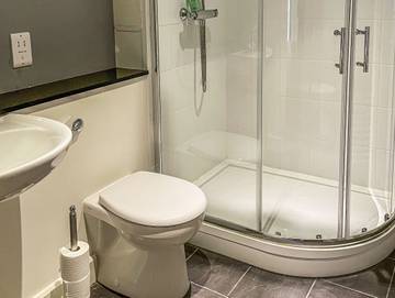 Log Cabin for 4 People in Fort Augustus, Loch Ness, Photo 4