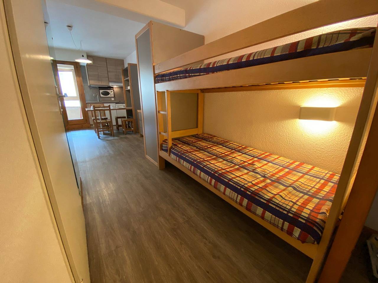 Entire studio, Central Studio for 4 with Balcony and Wi-Fi in Brides-les-Bains in Brides-les-Bains, Les Trois Vallées