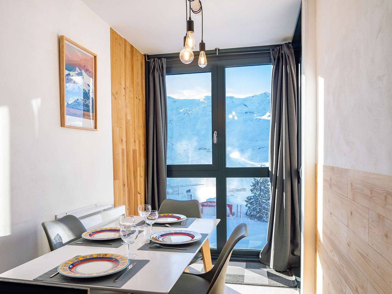 Entire apartment, Charming Renovated Apartment Val Thorens - 4 People, Ski-in/Ski-out, Balcony, Wi-Fi in Val Thorens, Les Trois Vallées