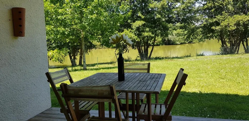 Holiday village for 6 people, with view and pool as well as lake view and garden - 1