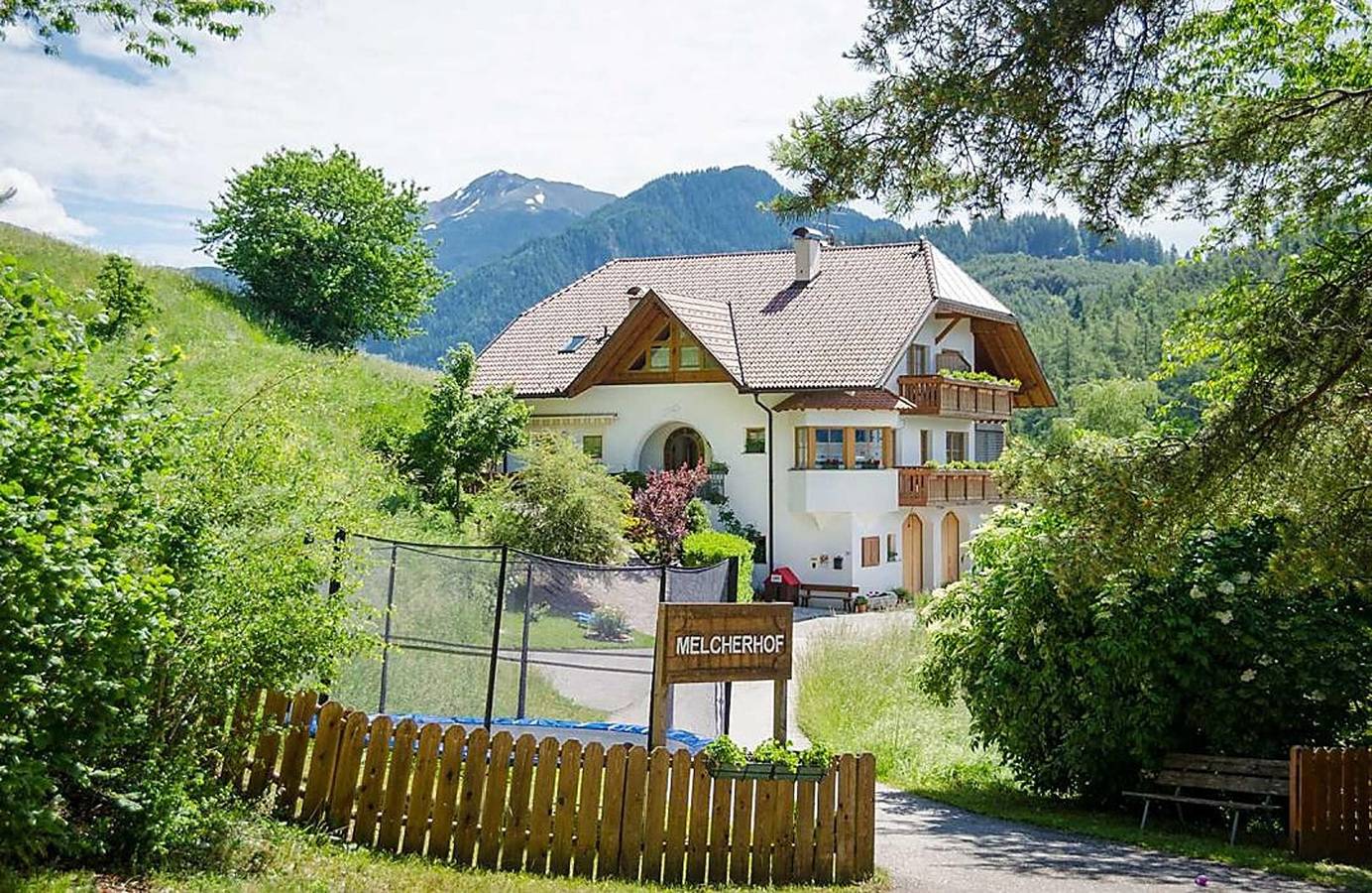 Entire apartment, Apartment 'Melcherhof Schwarzhorn' with Mountain View, Shared Garden and Wi-Fi in Trodena nel Parco Naturale, South Tyrol