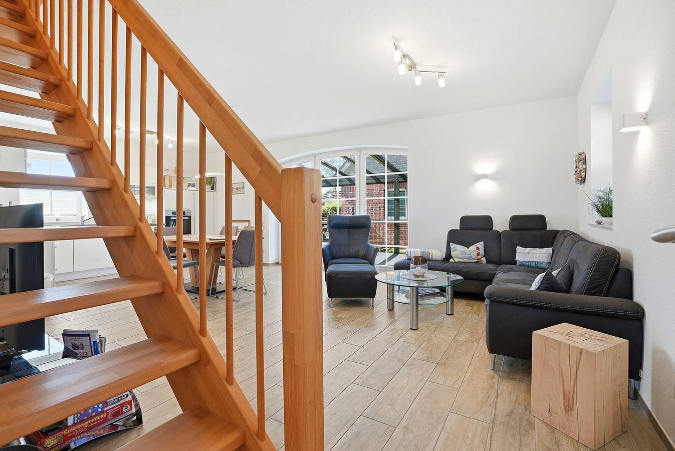 100qm Ferienhaus für 6 Personen + Hund mit Kamin, Sauna & Garten in Hafennähe in Greetsiel, Krummhörn